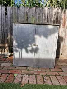 Free- aluminium cabinet (pending collection)