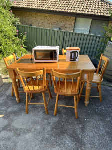 Table and chairs 6 piece