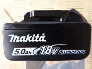 Makita Genuine 18V 5.0Ah Battery with Gauge, BL1850B
