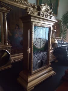 WOODEN ANTIQUE CLOCK DESK WALL ACCURATE QUARTS TIME KEEP WOOD