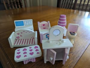 Dolls house furniture set