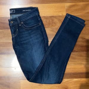 BNWOT Guess Power-Ultra Skinny Denim Jeans