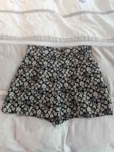 Zara tailored shorts size small womens