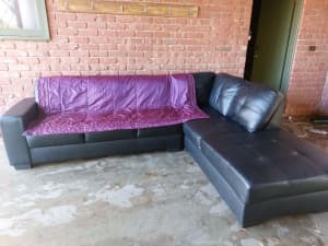 Lounge chaise 12 seater FREE