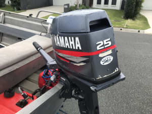 Horizon 3.9 tinny/boat with 25 HP Yamaha