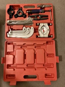 Toledo Hydraulic Gear Puller Kit.