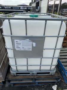IBC 1000litre liquid container