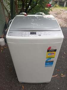 Small top loader washing machine.Delivery can be an option.
