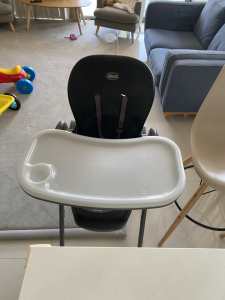 Chicco-Polly high chair in a very good condition