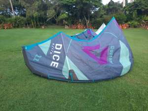 11m 2022 Duotone Dice SLS w/ trust bar kitesurfing kite
