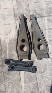 vn commodore rear upper and lower trailing arms with near new bushes