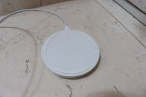 Belkin BoostUP Bold 10W Wireless Charging Pad (Snowcap White)