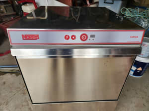 Glass / Dish Washer (commercial)
