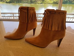 New NINE WEST Camel Suede Boots 
