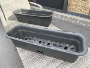 Rectangular planter with self watering tray