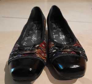 French Ladies Shoes New (size 38)