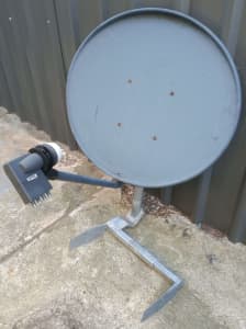 Foxtel satellite dish Quad LNB Gutter mount