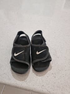 Toddlers Nike slides