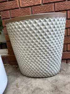 Oval Glazed Ceramic pot