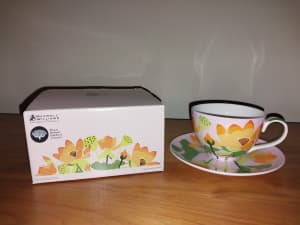 MAXWELL & WILLIAMS Cup & Saucer Set 