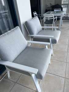 Outdoor arm chairs