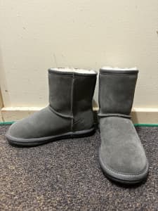 Australian collection ugg boots brand new