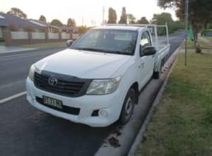 2011 TOYOTA HILUX WORKMATE 5 SP MANUAL C/CHAS