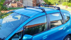 A pair of new S size car roof rack light roof bar with lock Jazz Yaris