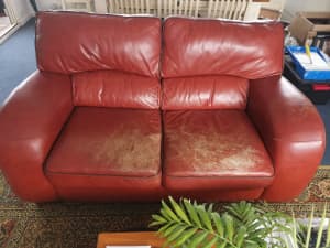 Free 2 & 3 Seater leather lounge 