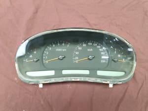 VT Commodore V6 supercharged instrument cluster