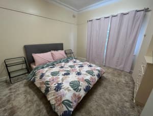 Fully furnished 3 bedroom house For Rent in Wellington NSW (Regional)