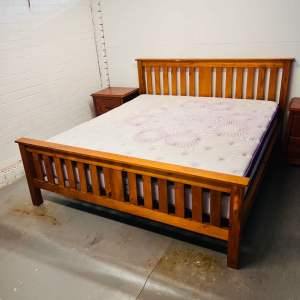 King bed frame timber K4108 solid timber (Delivery for extra) USED