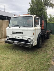 1970’s Vintage Ford D Series Tow Truck V8 Wrecking 