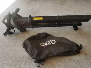 Ozito 3 in 1 vacuum blower mulcher