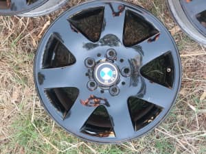4 x genuine Black BMW alloy mag wheels