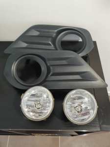 Isuzu mux fog lights pair