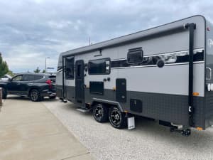 Design RV MICA 2020 2-6 triple bunk 5/6 person 22 ft family van
