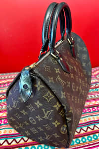 louis vuitton Capucines bag lv mini bag handbag 21cm, Bags, Gumtree  Australia Melbourne City - Melbourne CBD