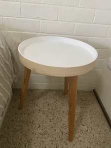 Side Table - off white 