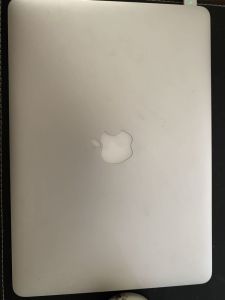 Apple 13 inch laptop early 2015