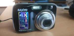 Sanyo S1414 - 14MP compact digital camera x4 optical zoom- as new! 