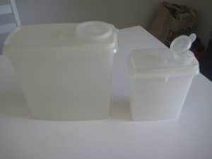 Vintage Tupperware Store N Pour Small Junior Cereal Keeper Pour