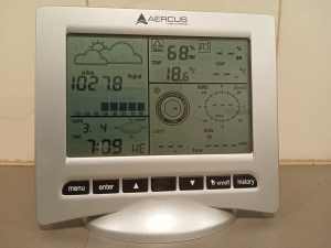 Weather station with temp, humidity, time and barometer
