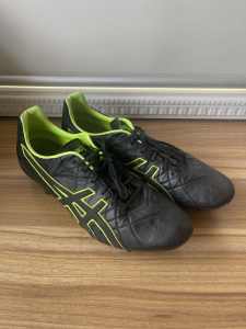 Football boots. Asic lethals 2022