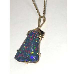 SALE Stunning 9ct solid Gold Victorian Opal pendant 9ct R/G Necklace