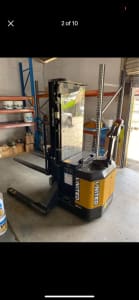 United Electric Walkie Stacker A Series 1800kg