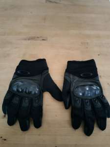 OAKLEY leather/carbon motorcycle MTB gloves. Size L.