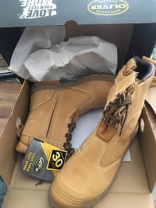 Oliver Mens Work Boots Brand New in box. Size14. 200mmHi-Leg ZipSides
