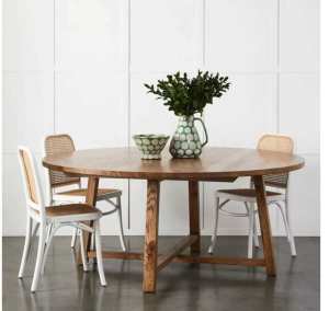 4-6 seater oak dining table