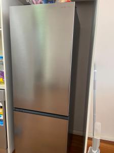 hitachi r b330pt9 303l bottom mount fridge